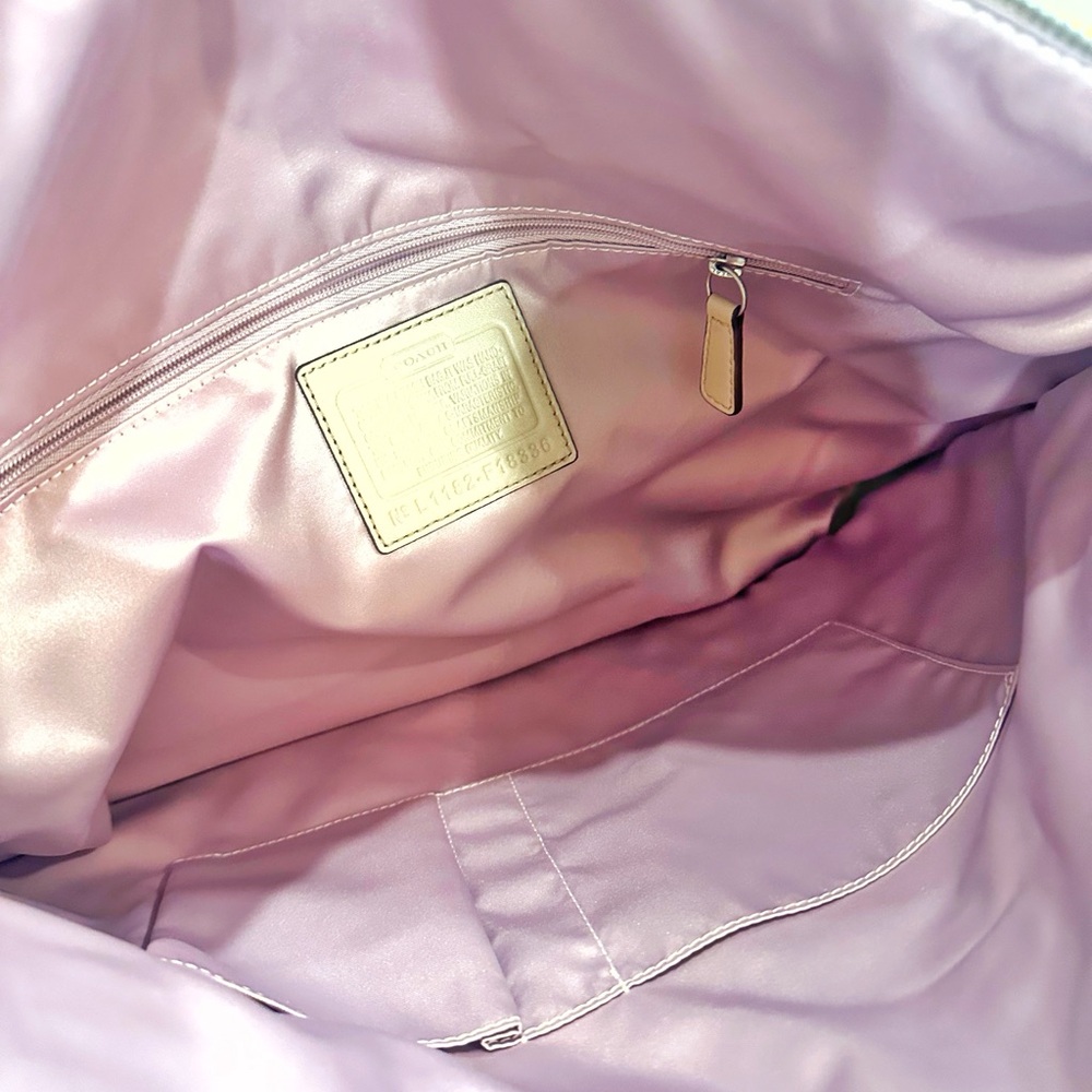 Elegant Cream Tote Bag - Picture 3 of 6